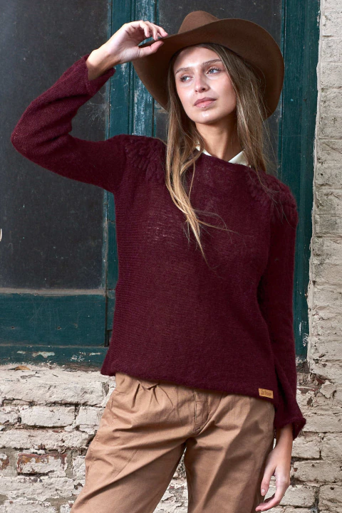 Sweater mohair hombros bordados