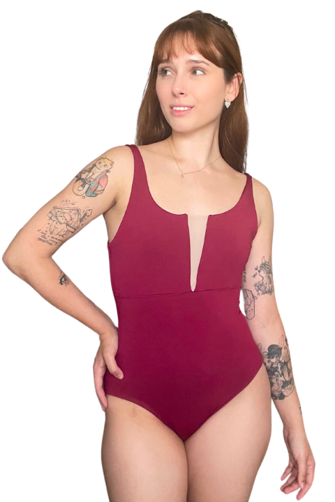 VDC055 | COLLANT COM DECOTE EM "V" EM TULE, ALÇAS E COSTAS DE ELÁSTICO - comprar online