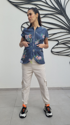 Chaqueta SARA BOTÁNICA GRIS - UNI.CO - Uniformes Humanizados
