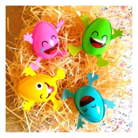 OVINHOS DE PÁSCOA DECORATIVOSDE ENCAIXE - ABRE AO MEIO COM 4 UNIDADES