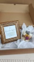 Vela com Flores e Quadro Dourado - Amor com Bossa