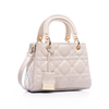 BOLSA COURO LEGÍTIMO MATELASSÊ REDONDO MÉDIA OFF WHITE