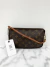 Bolsa Louis Vuitton Pochette Accessoires Monograma - comprar online