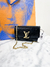 Bolsa Louis Vuitton Pochette Louise Epi Leather Preta - MICROCHIPPED