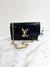 Bolsa Louis Vuitton Pochette Louise Epi Leather Preta - MICROCHIPPED na internet