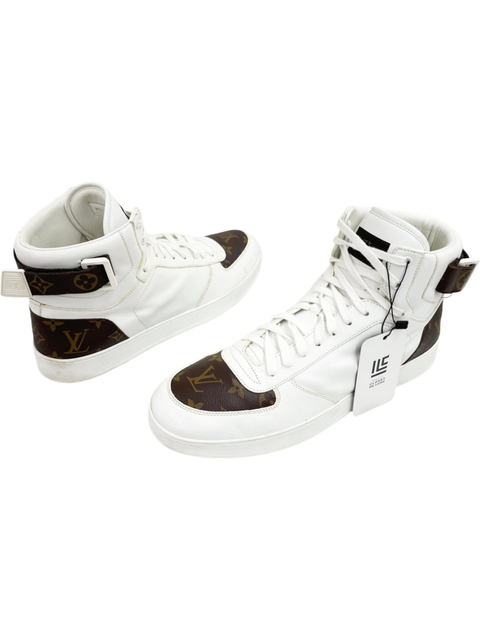 Sneaker Louis Vuitton Monograma e Branco 43BR - Desapego Cássio Ramos - comprar online