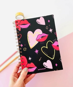 Cuaderno A5 tapa blanda - Beso Corazón