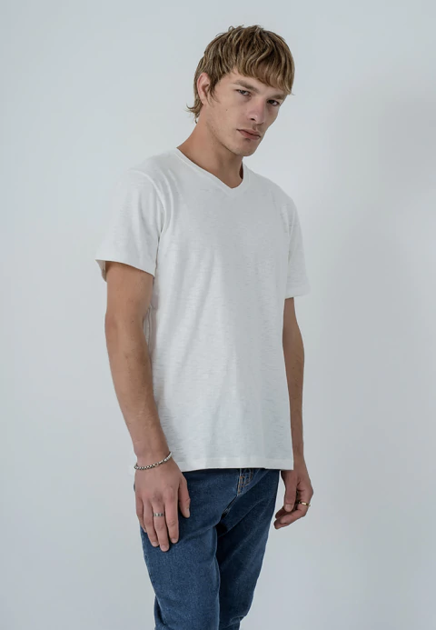 REMERA BASICA V - comprar online