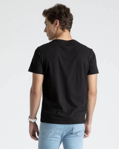 Camiseta Tommy Hilfiger Básica na internet