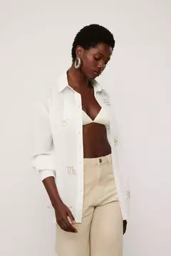 CAMISA FEMININA ANIMALE BORDADO SIGNOS BRANCA na internet
