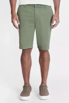 BERMUDA MASCULINA ARAMIS CHINO COLOR VERDE MILITAR