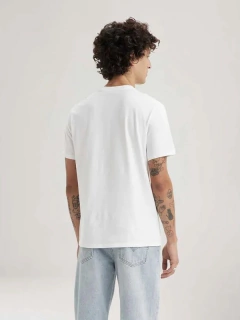 CAMISETA MASCULINA ESTAMPA MONTANHA BRANCO - comprar online