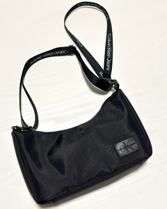 Bolsa feminina transversal Calvin klein preto