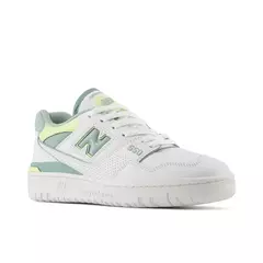 Tênis New Balance 550 Verde e Branco na internet