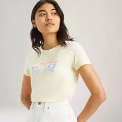 Camiseta FEMININA Levi's The Perfect Amarela na internet