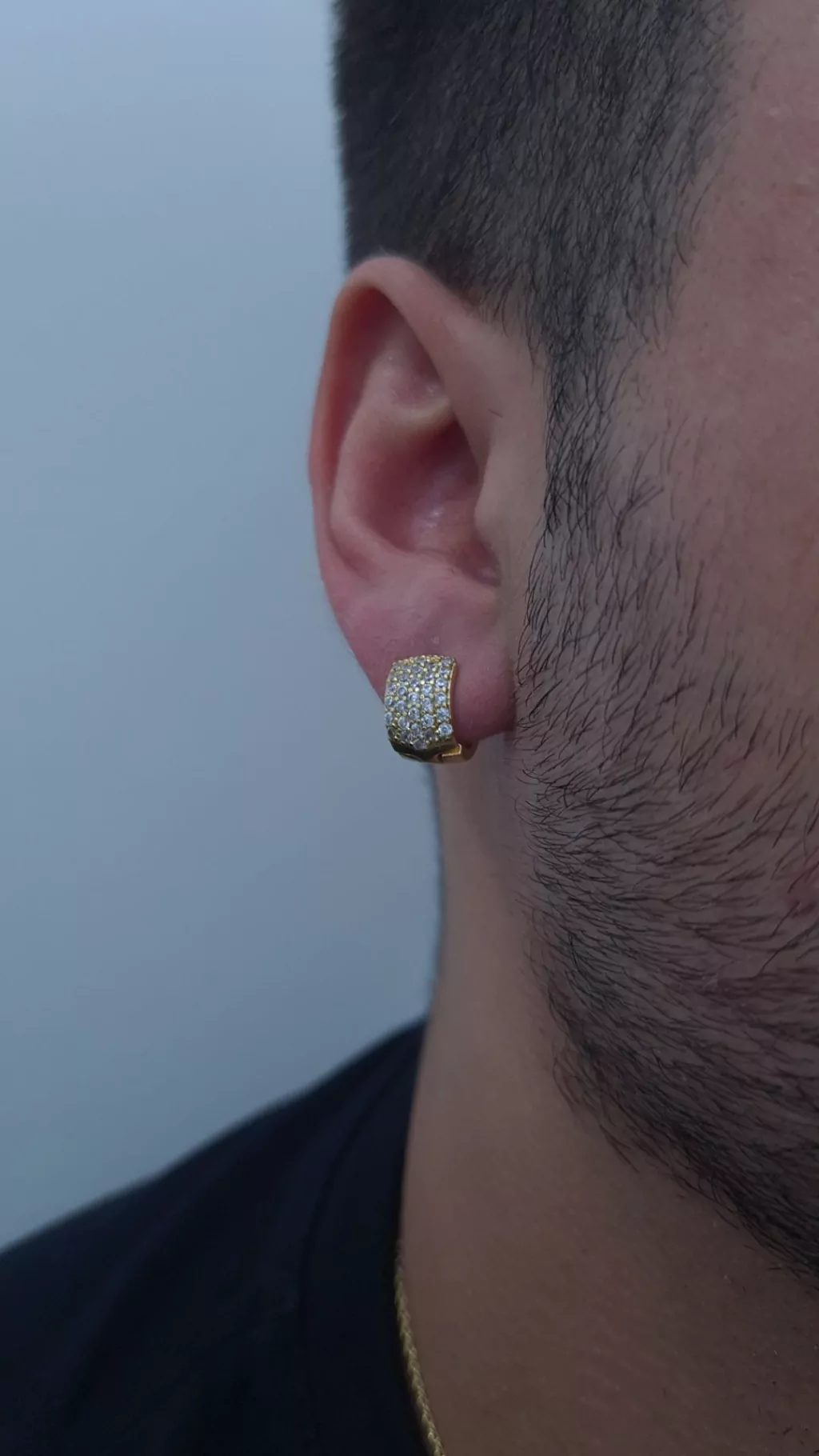 Brinco Argola Cravejada Zircônia 32 Pedras (4,9g) (Banho Ouro 18k)