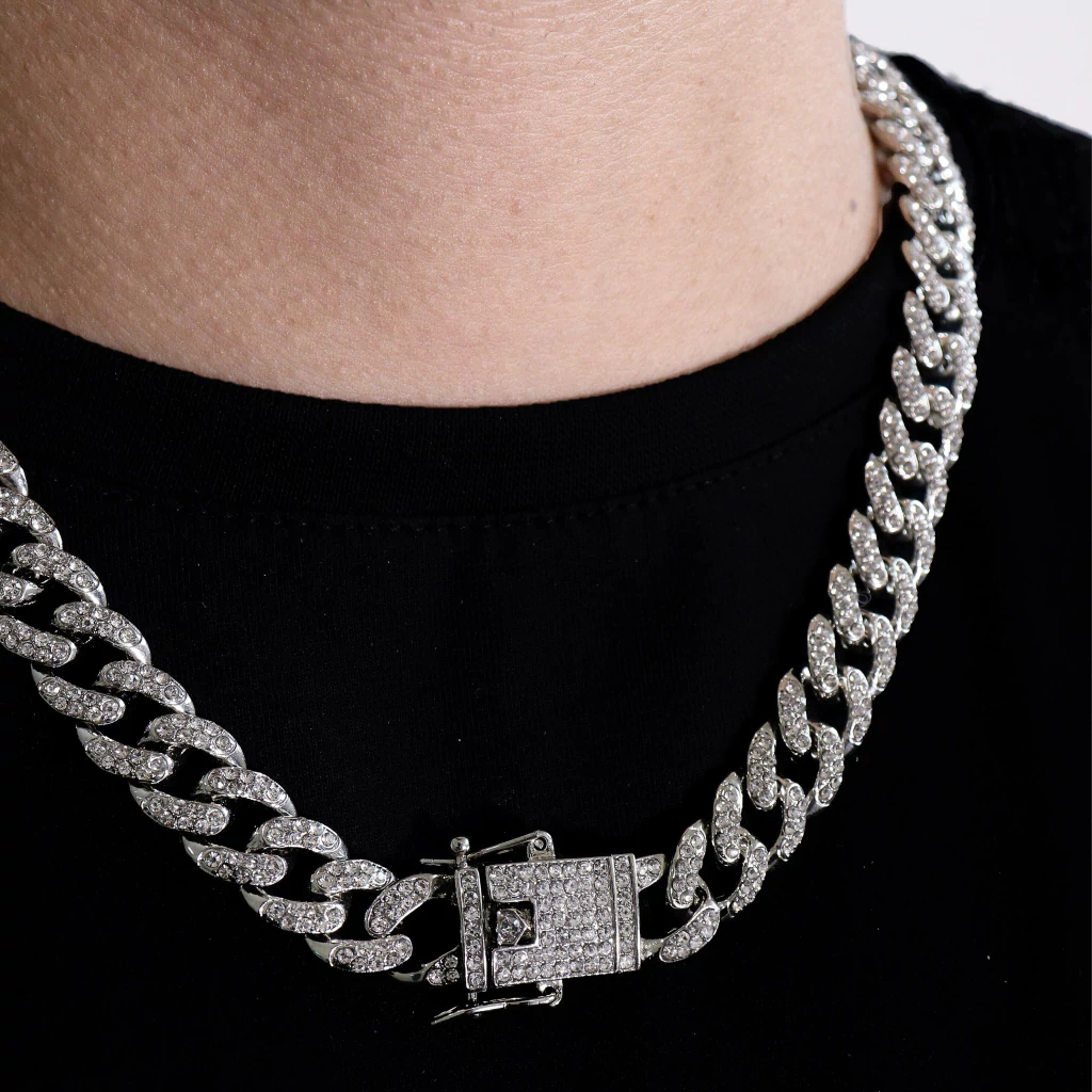 Corrente Cuban 15mm Cravejada banhado a prata