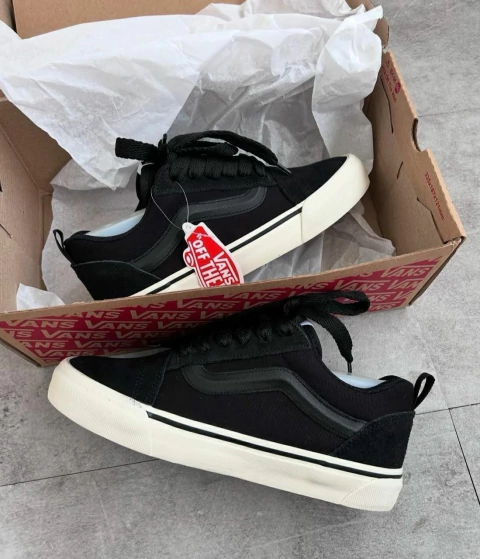 VANS PRETO E BRANCO
