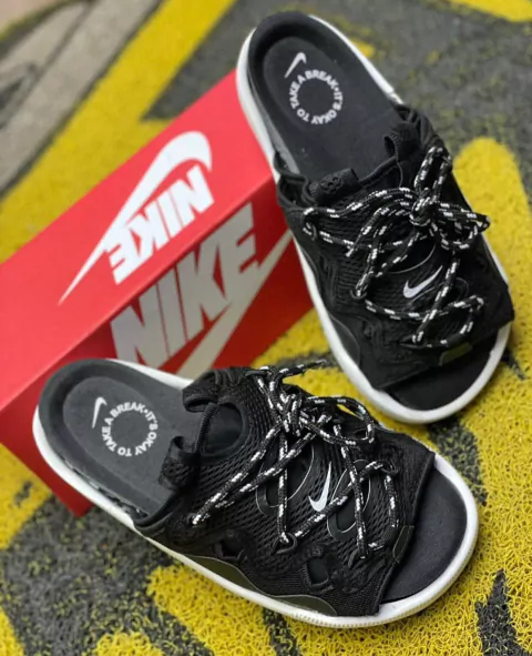 CHINELO NIKE OFFLINE PRETO E BRANCO