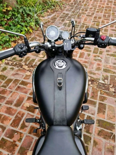 Corbata de tanque Royal Enfield - comprar online