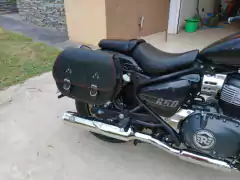 Par de Alforjas grandes Royal Enfield Súper Meteor 650 on internet