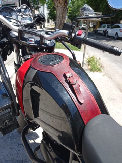 Imagen de Corbata de tanque Royal Enfield