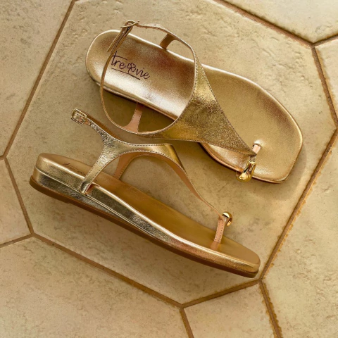 Papete Couro Metalizado Ouro Light Tira e Enfeite - comprar online