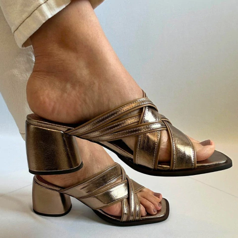 Sandália Couro Prata Velho Debrum Salto Bloco Mule - comprar online