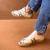 Tênis Couro Off White Detalhes Pelo Vaca en internet