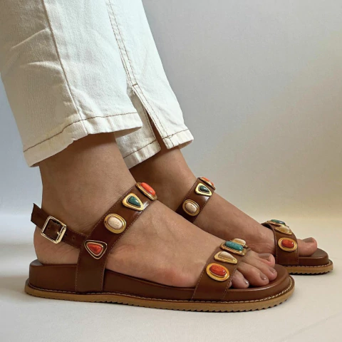 Papete Couro Capuccino Enfeites Cores - comprar online