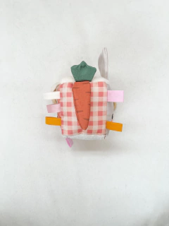 Set Regalo +3 Meses *BUNNY* (Cubo Sensorial + Bastón)