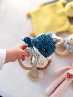 Sonajero tejido ANILLO *Ballena* - Coco House Kids