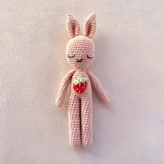 Muñeco tejido *Conejo Rosa Frutilla* en internet