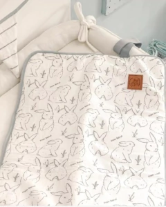 Cambiador de Bolso Conejitos (Color Crudo) - comprar online