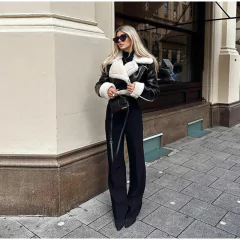 Jaqueta de couro Feminina Peluciada DL 648 - Dally Modas