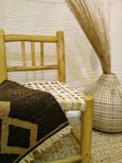Sillita matera de madera y tiento - La Fabricana