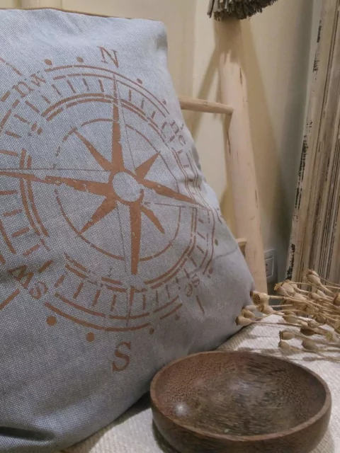 Almohadón Brujula 45 x 45 cm