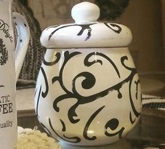 Azucarera negra y blanca