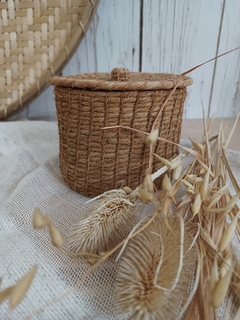Cajita con tapa tejida en chaguar - comprar online
