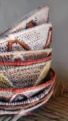 Cuenco tejido en chaguar con armazon de metal - Alejandra - La Fabricana