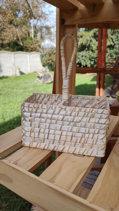 Cubiertero / organizador de fibra de rattan blanco