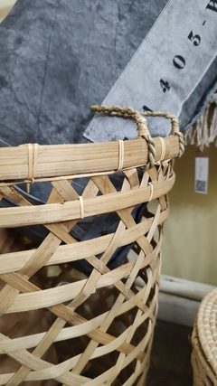 Imagen de Cesto de bamboo calado grande