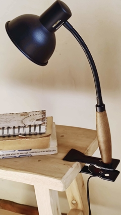 Lampara pinza de madera y flexible color negro - comprar online