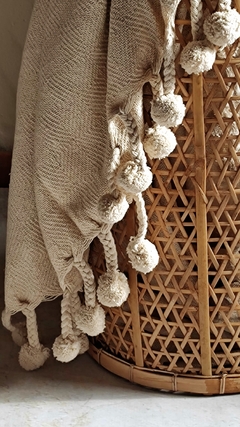 Cesto de rattan calado con tapa - 35 x 60 cm de altura en internet