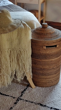 Cesto de rattan natural con tapa conica - comprar online