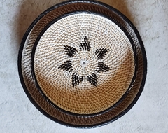 Bandeja de rattan flor blanca - Medidas S y M - comprar online