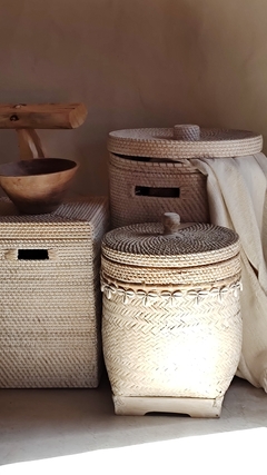 Cesto de rattan blanco en internet