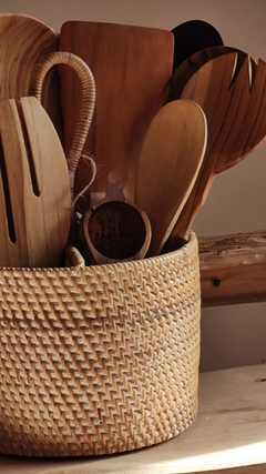 Cubiertero / organizador de rattanredondo patinado blanco - comprar online