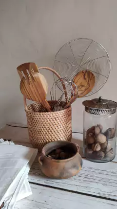 Canastita de rattan con manija - comprar online