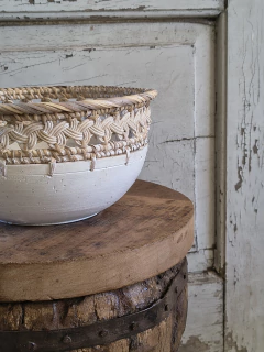 Cuenco redondo de madera y rattan - La Fabricana